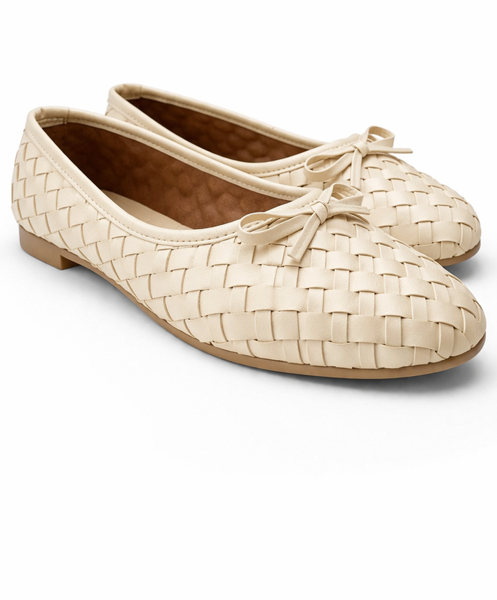 Kadın Bej Suni Deri Dokulu Örgü Desenli Fiyonklu Babet