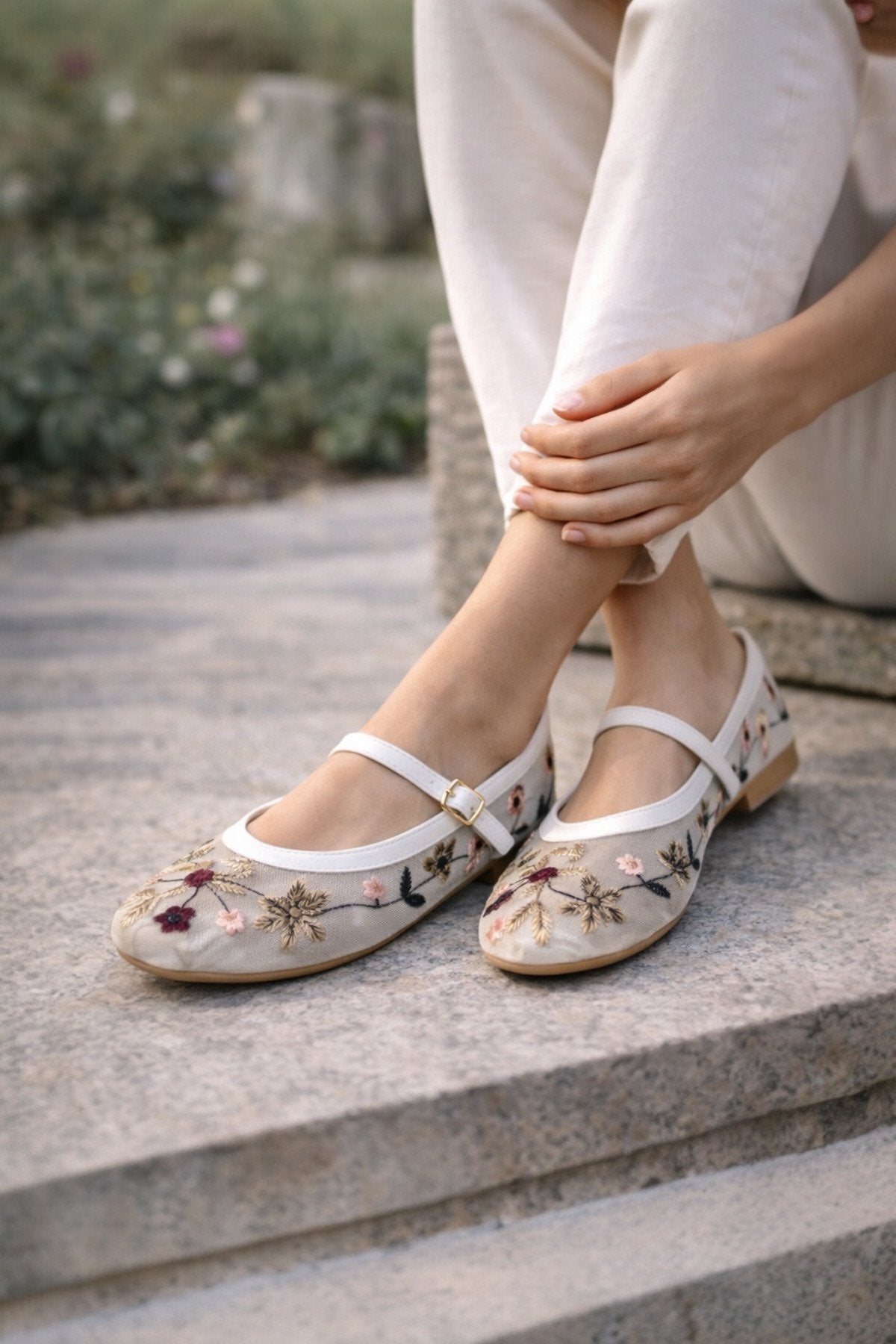 Kadın Beyaz Çiçek Nakışlı Mary Jane Babet Günlük Rahat Babet Ayakkabı