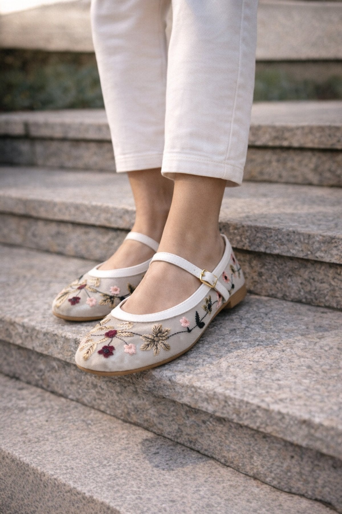Kadın Beyaz Çiçek Nakışlı Mary Jane Babet Günlük Rahat Babet Ayakkabı