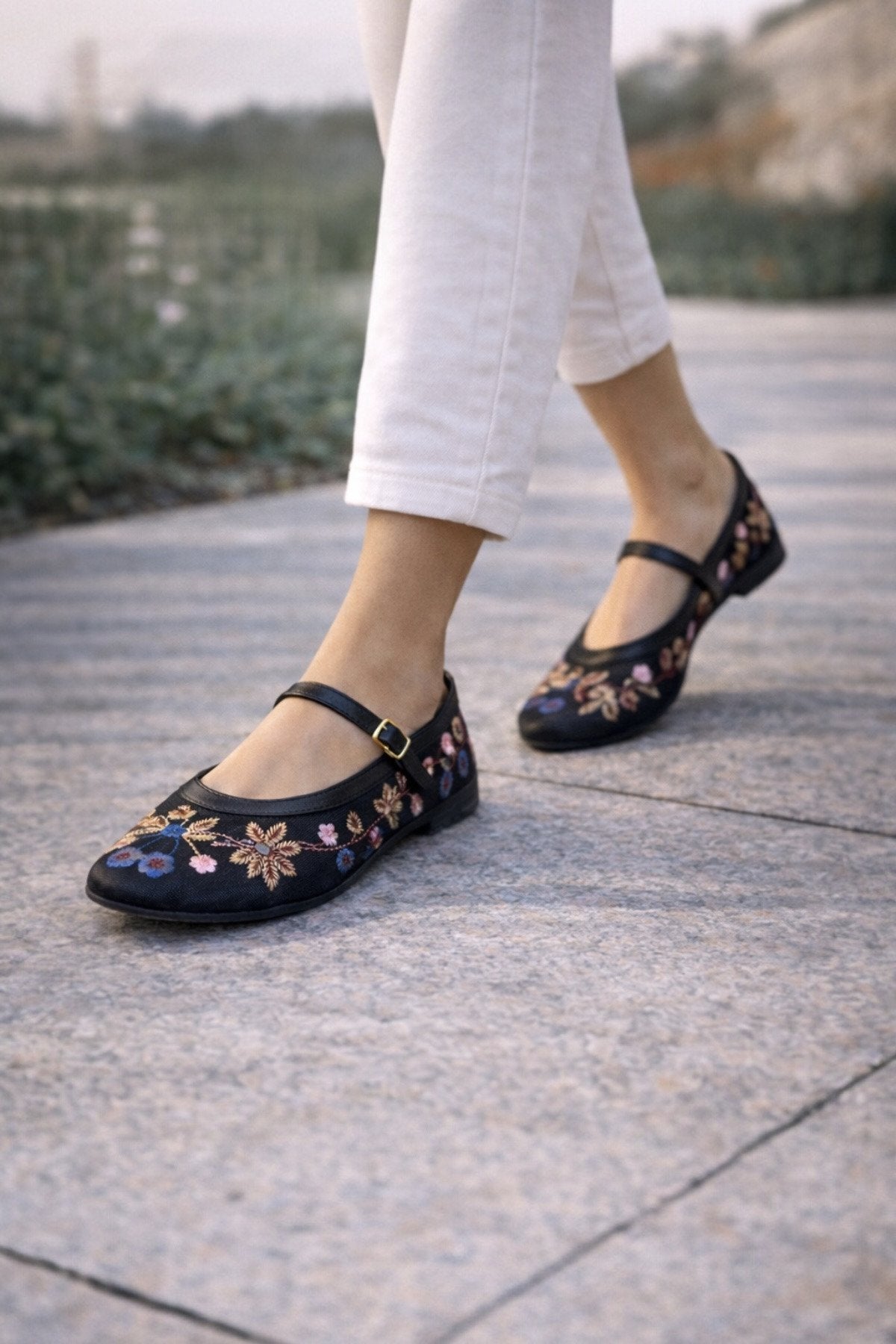 Kadın Siyah Çiçek Nakışlı Mary Jane Babet Günlük Rahat Babet Ayakkabı