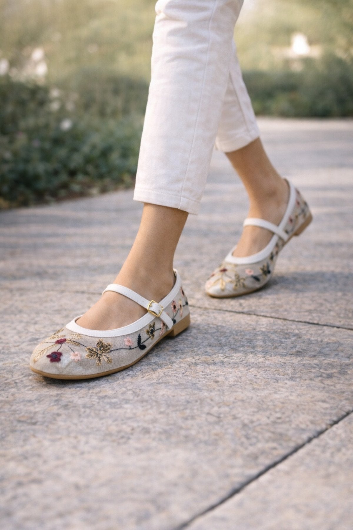 Kadın Beyaz Çiçek Nakışlı Mary Jane Babet Günlük Rahat Babet Ayakkabı